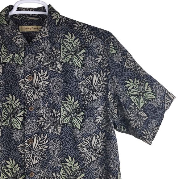 Tommy Bahama Mens 100% Silk Hawaiian Short Sleeve Button Up Shirt size Medium - Picture 2 of 13